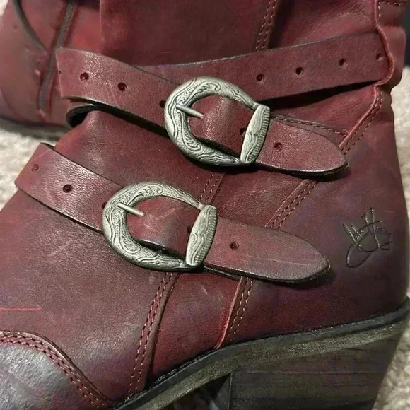 John Fluevog - Picture 7 of 9